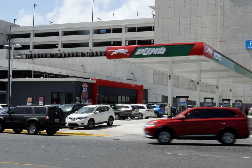 La cadena de gasolineras Puma comenzó a remodelar 47 estaciones en toda la isla tras el paso del huracán María. En la foto, la estación de la avenida Fernández Juncos, una de las primeras en remodelarse.