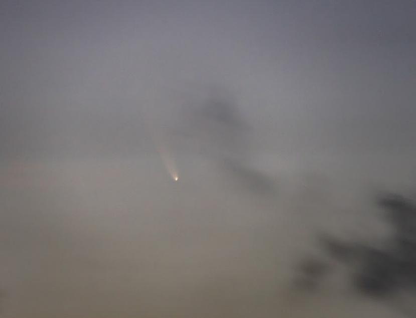 La imagen muestra el cometa C/2020 F3 (NEOWISE) captado desde Puerto Rico. (Suministrada)