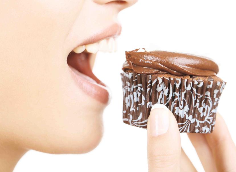 Si te gusta el chocolate, opta por uno  pequeño e intenta comerlo despacio. (Thinkstock)