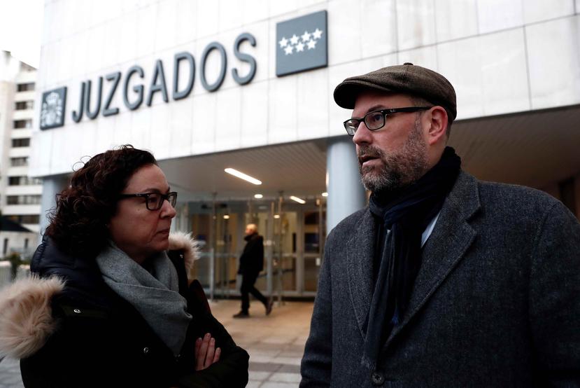 El alcalde de Santiago de Compostela, Martiño Noriega, este viernes en la entrada del Juzgado de Primera Instancia número 41 de Madrid. (EFE)