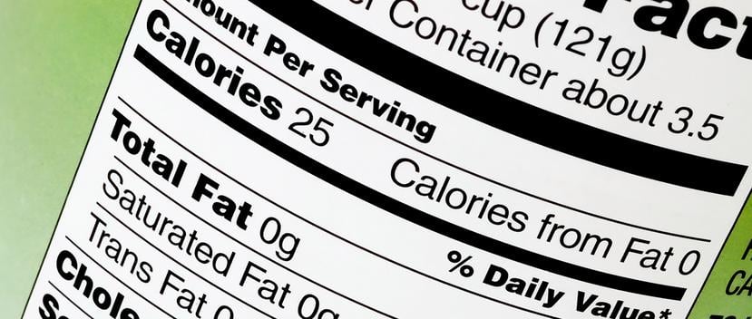 En un intento por ayudar a tomar mejores decisiones al momento de comprar alimentos, el año pasado la Administración Federal de Medicamentos y Alimentos propuso una actualización de las etiquetas de información nutricional.