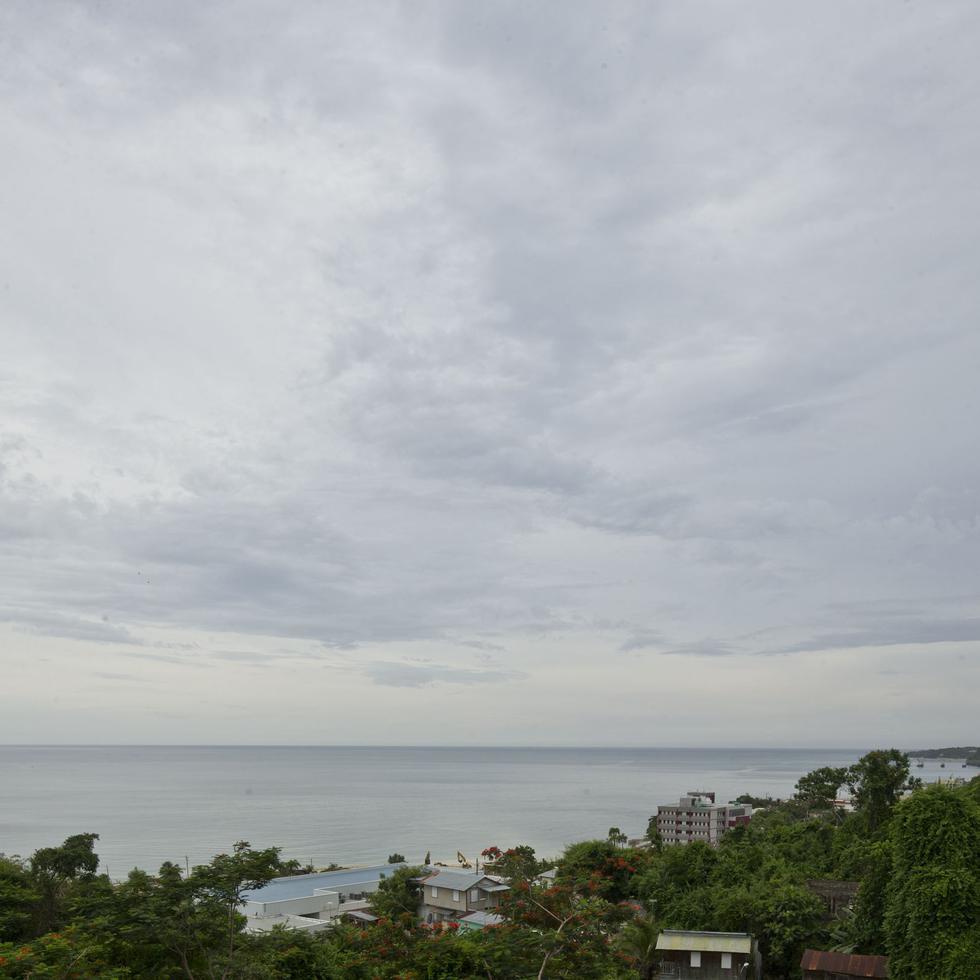 Imagen de archivo de una mañana nublada en Puerto Rico.