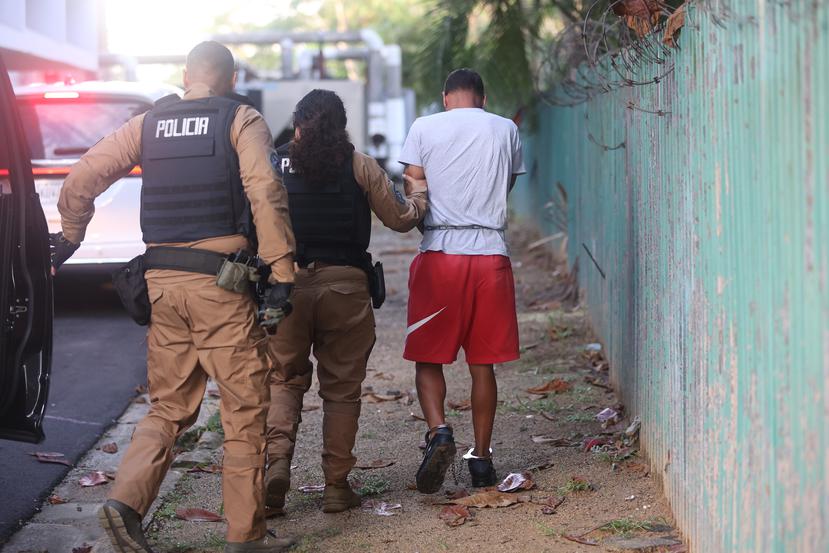 Las autoridades federales diligencian 62 órdenes de arresto en la mañana de este jueves, mayormente en el área de Arecibo y pueblos circundantes.