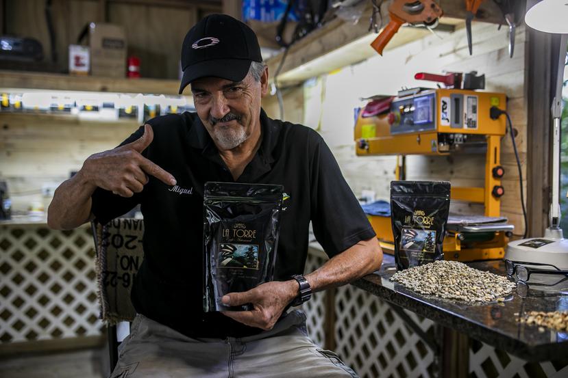 Miguel Ángel Ortiz Santos, propietario y creador del producto La Torre Café Artesanal, sostuvo que abandonó la ebanistería para adentrarse en la elaboración de café.