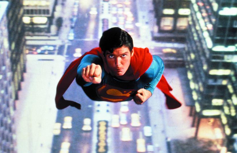 03. Superman -  En 1978, décadas antes de que el superhéroe alcanzara el pico de su popularidad en el cine, Richard Donner nos hizo creer que un hombre podía volar en esta estupenda cinta liderada por la inolvidable interpretación de Christopher Reeve.  