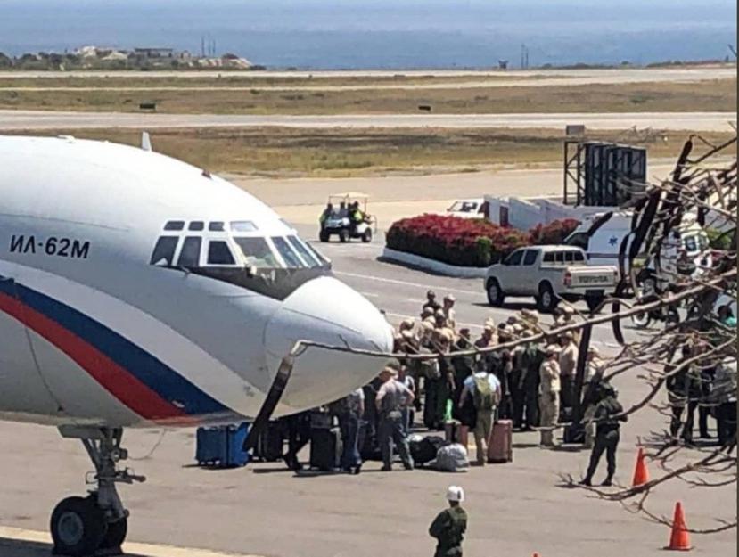 Alrededor de 100 soldados rusos llegaron el sábado pasado a Venezuela. ((Twitter / @FedericoBlackB)