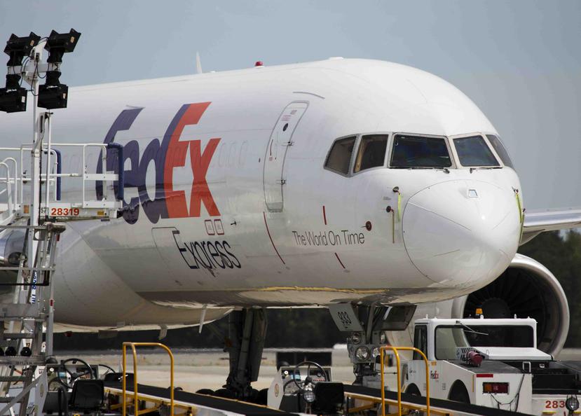 FedEx cuenta con 425,000 empleados para la época. (AP)