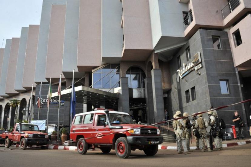 Autoridades tomaron el control del hotel Radisson de la capital de Malí tras un ataque terrorista. (AFP)