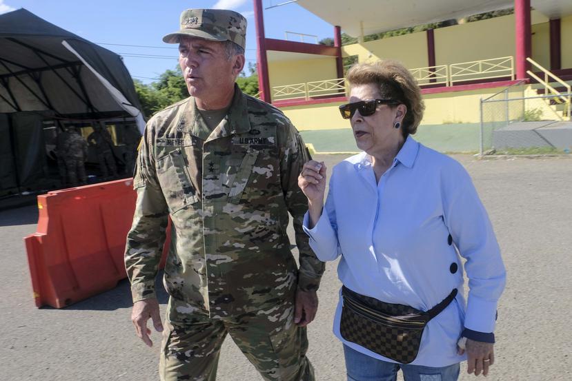 En la foto, el general Reyes y Antonia Coello Novello.