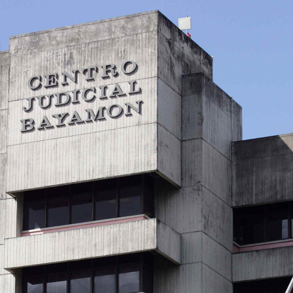 Un detenido fue encontrado muerto por alguaciles en una celda en el Centro Judicial de Bayamón, indicó la Policía.