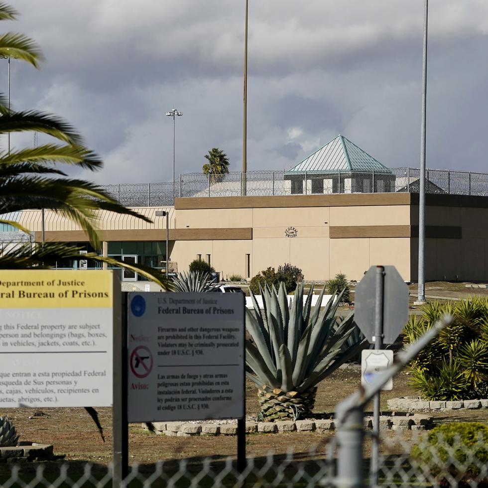 El penal Dublin, a unas 21 millas al este de Oakland, es una de seis prisiones federales exclusivamente para mujeres, y la única al oeste de las Montañas Rocosas.