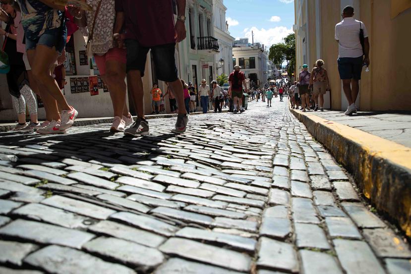 De los 4,165 hogares en el Viejo San Juan, 1,012 son unidades de Airbnb. (GFR Media)