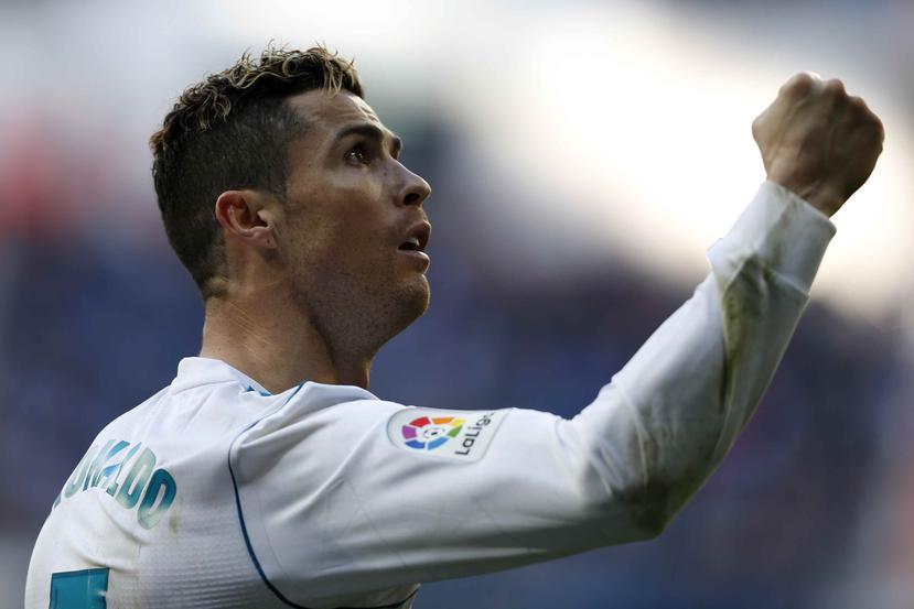 Cristiano Ronaldo celebra su gol de apertura contra el Alavés. (AP)
