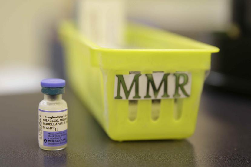 En esta fotografía del 6 de febrero de 2015 se muestra una vacuna contra el sarampión en una clínica pediátrica en Greenbrae, California. (AP Foto/Eric Risberg, Archivo)