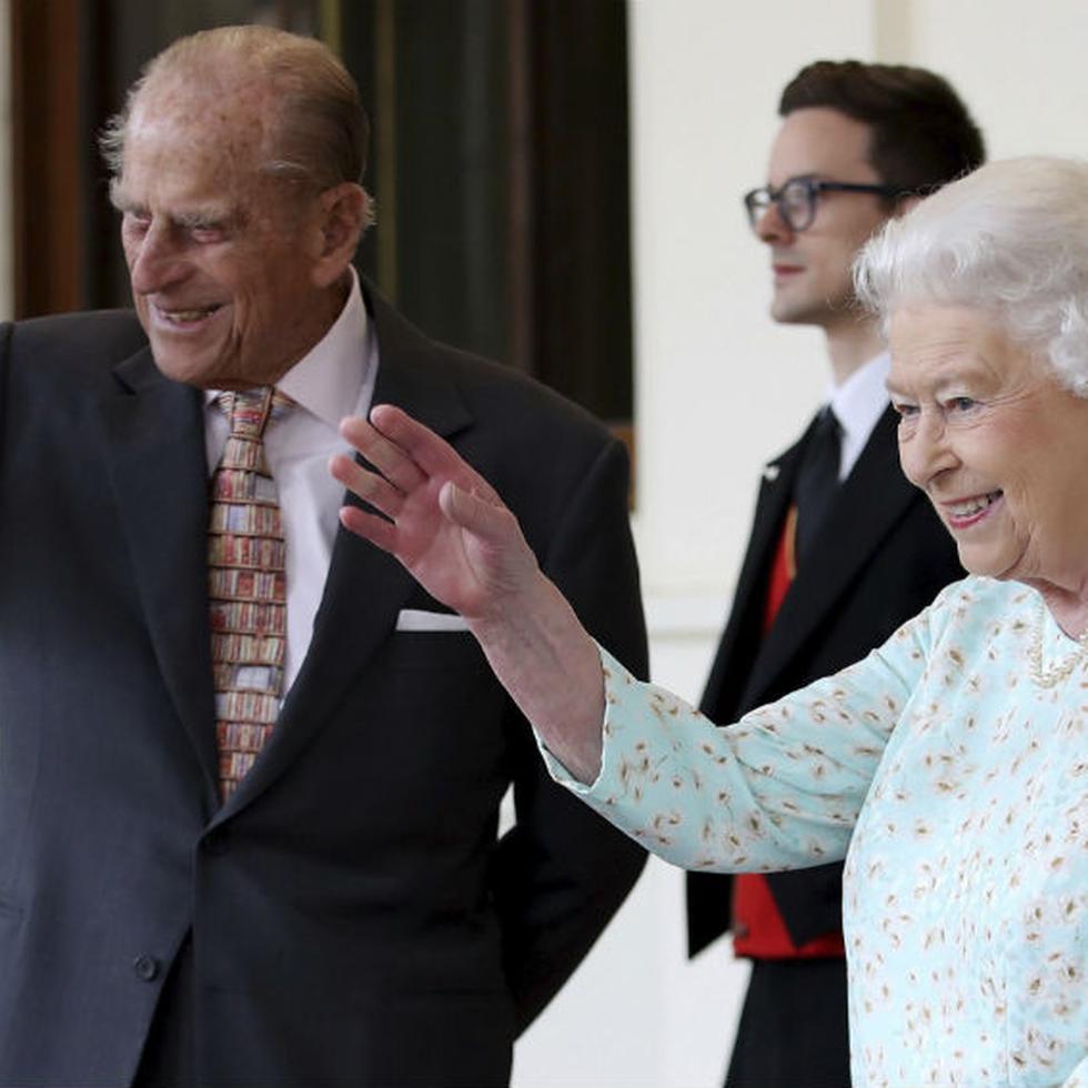 El duque Phillip de Edimburgo junto a la reina Elizabeth II de Inglaterra. (Foto: EFE)