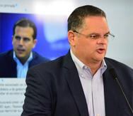 El senador Aníbal José Torres durante la conferencia de prensa en la que divulgó el contenido de los mensajes del chat. (GFR Media)