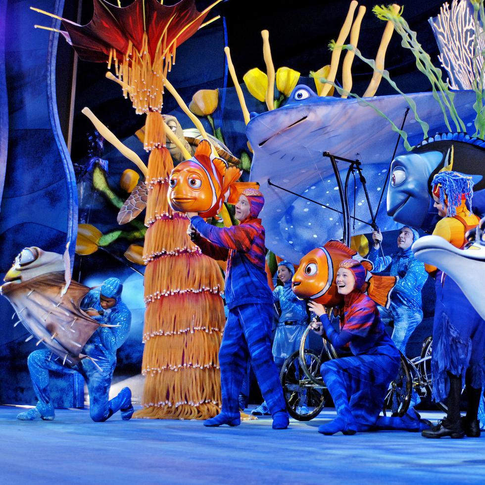 “Finding Nemo: The Big Blue… and Beyond!”  es otro gran show, donde aprovecharon toda la tecnología.