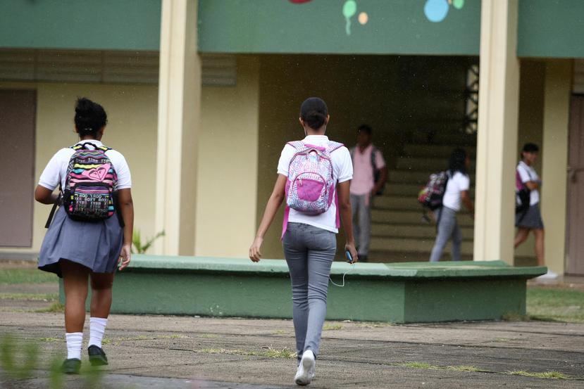 La escuela 20 de septiembre de 1988, en Vieques, se quedaría  con un solo equipo de maestros, para atender más de 180 estudiantes. (GFR Media)