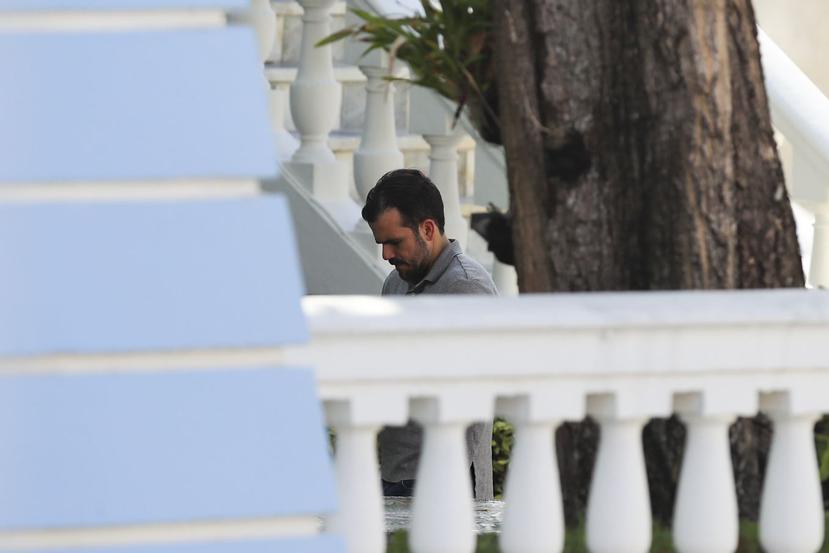 EL gobernador Ricardo Rosselló se dejó ver desde La Fortaleza, aunque a más de 12 horas de la divulgación del chat no ha enfrentado a la prensa.