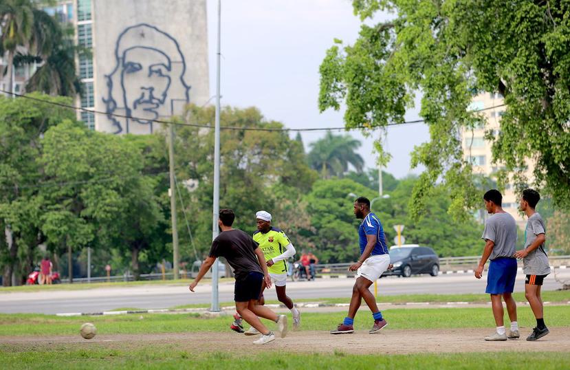El fútbol, tanto a nivel orgnizado como callejero, se juega en prácticamente todos los rincones de Cuba. (GFR Media)