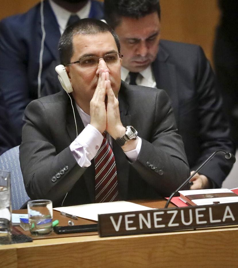 El canciller venezolano Jorge Arreaza escucha durante una reunión sobre Venezuela en la sede de Naciones Unidas. (AP / Bebeto Matthews)