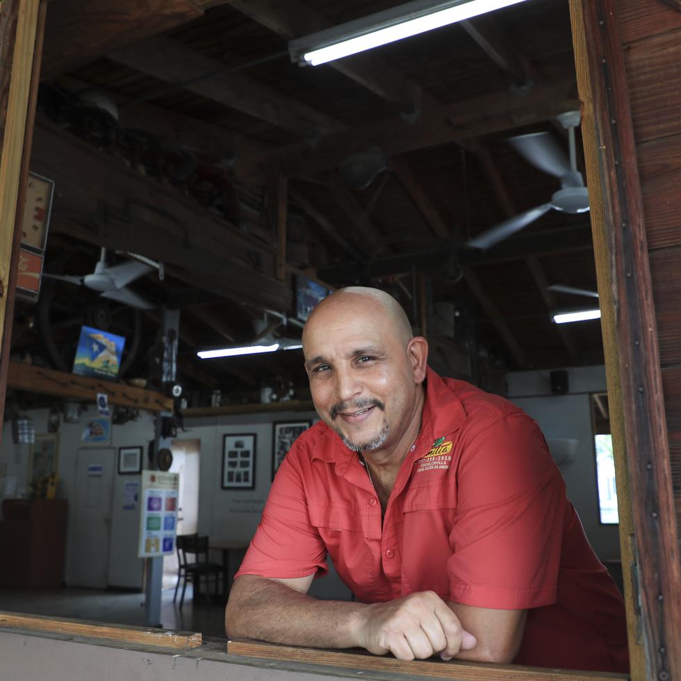 Lionel Príncipe Torres administra el restaurante que fundaron sus padres.