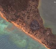 Imagen de satélite, tomada el 20 de enero de 2022, que muestra los daños en la isla Nomuka en Tonga.