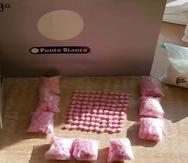 La "cocaína rosada" o "droga de la élite" es comercializada en polvo o pastillas de colores llamativos. (Captura YouTube)