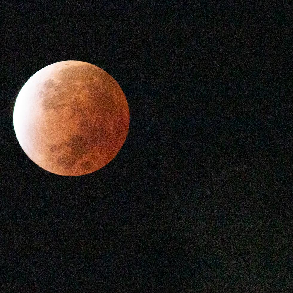 Eclipse lunar visto desde Santurce