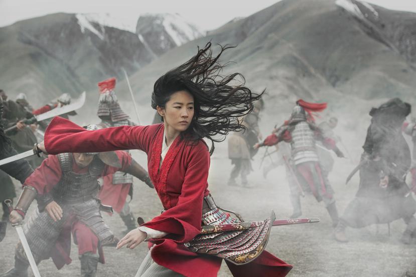 Yifei Liu encarna a la joven guerrera "Mulan".