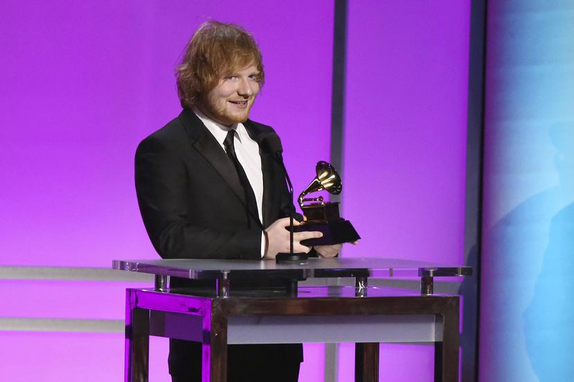 Ed Sheeran anunció su compromiso desde enero pasado. (AP)