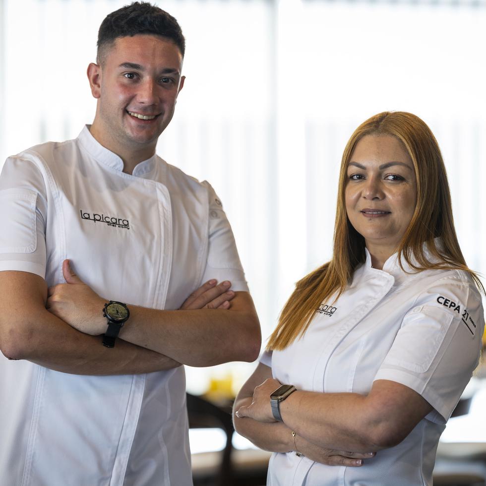 El chef español Alejandro Villa Pérez, a la izquierda, preparará un menú especial de su restaurante El Pandora, en España, que podrán degustar los comensales que visiten el restaurante La Pícara, en Santurce, de la chef Xiomara Márquez, a la derecha.