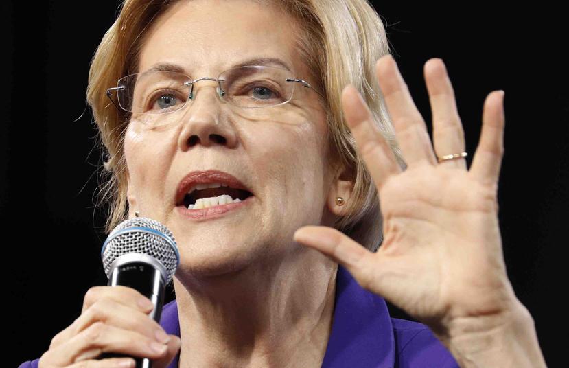 La senadora y precandidata presidencial demócrata Elizabeth Warren indicó que la medida ofrece a los territorios "una ruta hacia el alivio integral de la deuda". (AP)