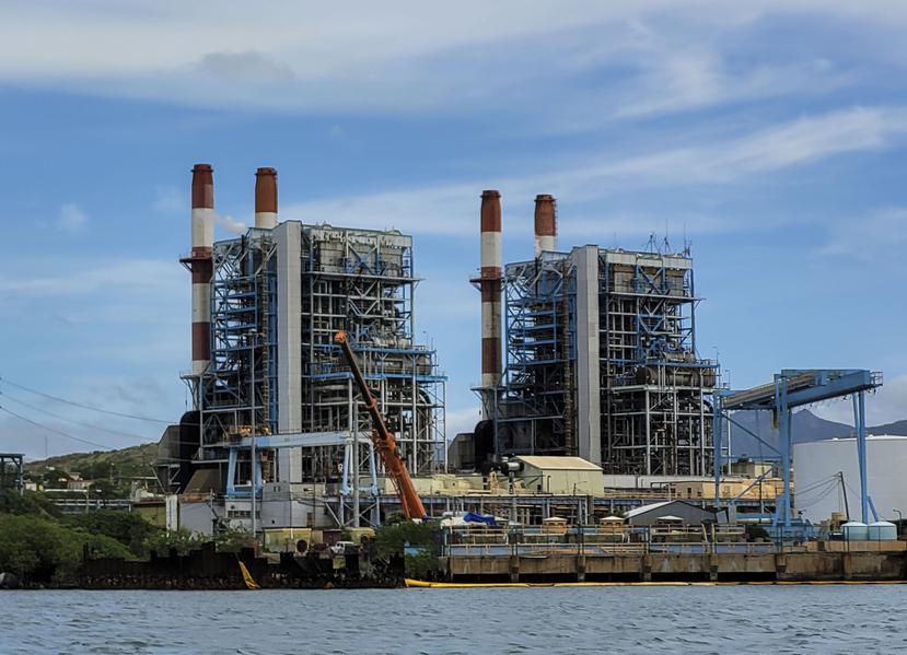 La central Aguirre, en Salinas, es la de mayor capacidad generatriz en la isla.