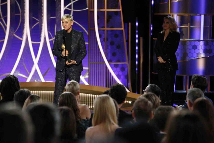 Ellen DeGeneres recibe el Premio Carol Burnett a la trayectoria en la TV durante la entrega 77 de los Golden Globes. (Paul Drinkwater / NBC vía AP)