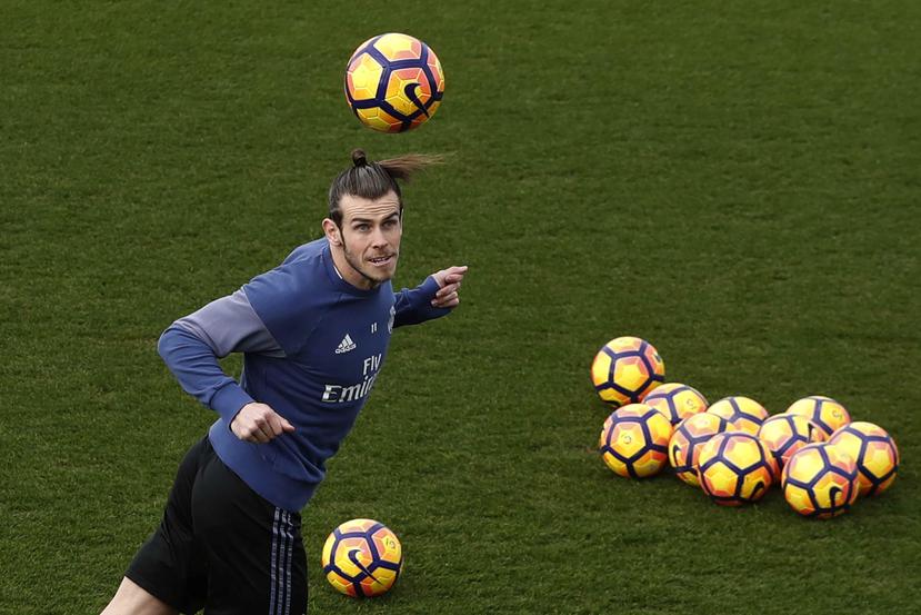 El centrocampista del Real Madrid Gareth Bale, durante un entrenamiento. (EFE)