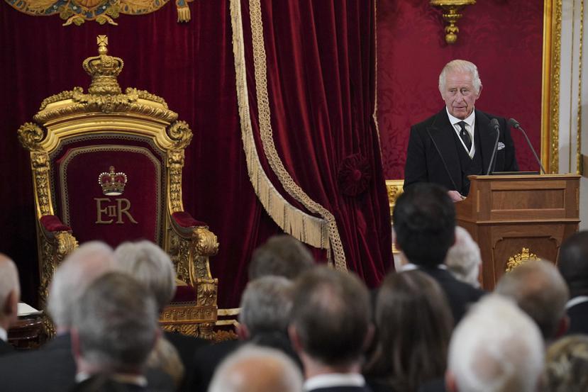 El rey Charles III durante el Consejo de Ascensión en el Palacio de St James, Londres, el sábado 10 de septiembre de 2022, donde es proclamado monarca formalmente.