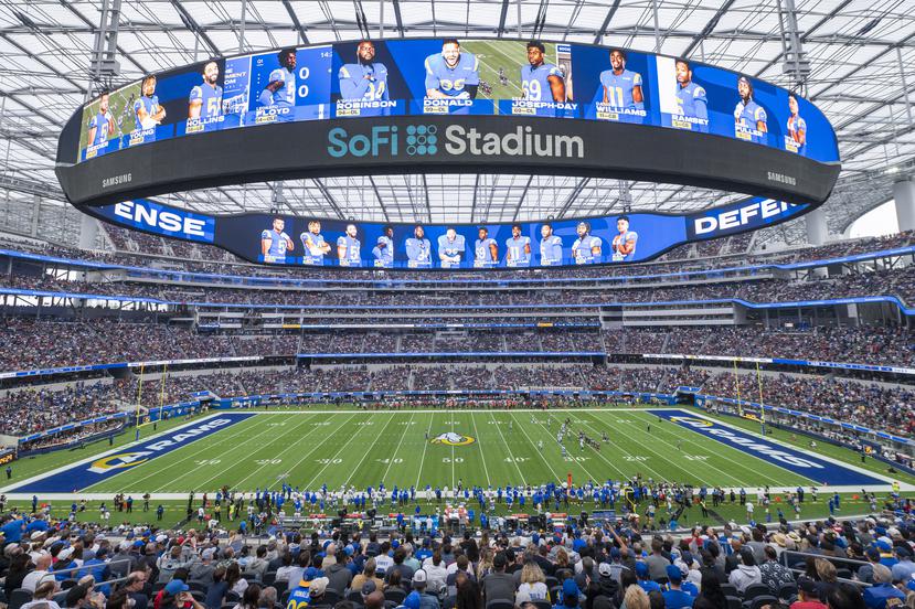 El SoFi Stadium de los Rams de Los Ángeles Rams es el más moderno de la NFL y tiene una capacidad para 100,000 personas.