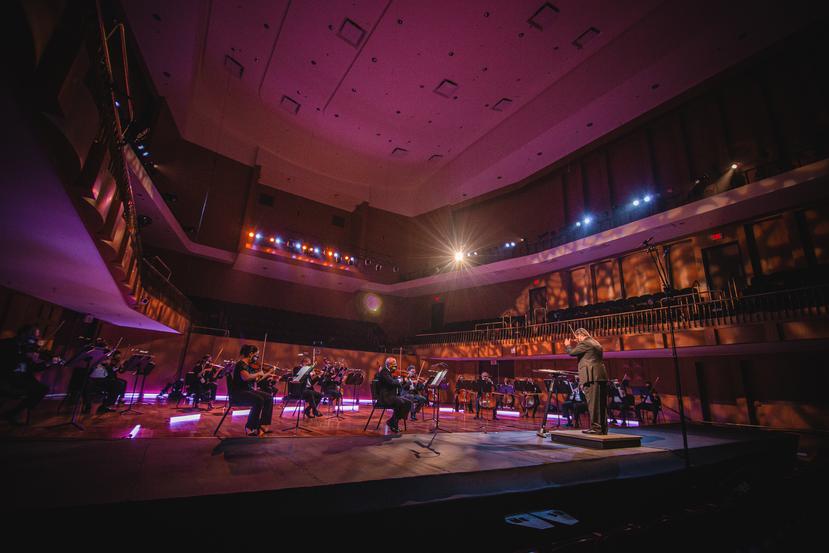 La Orquesta Sinfónica de Puerto Rico ha estado grabando en audio y en video en grupos pequeños de músicos con el objetivo de publicar sus conciertos en las redes sociales.