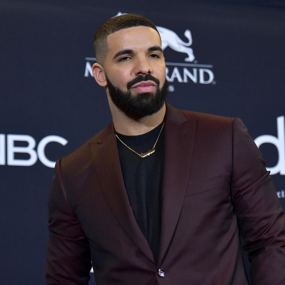 En esta foto del 1 de mayo de 2019, Drake llega a la ceremonia de los Premios Billboard de la Música en Las Vegas.