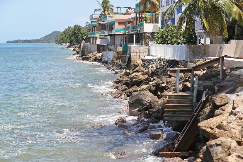 La erosión costera ha ido afectando las costas de Puerto Rico, particularmente en zonas de amplias poblaciones costeras como Rincón, en la foto; Condado, Loíza y Humacao, entre otras áreas de la isla.