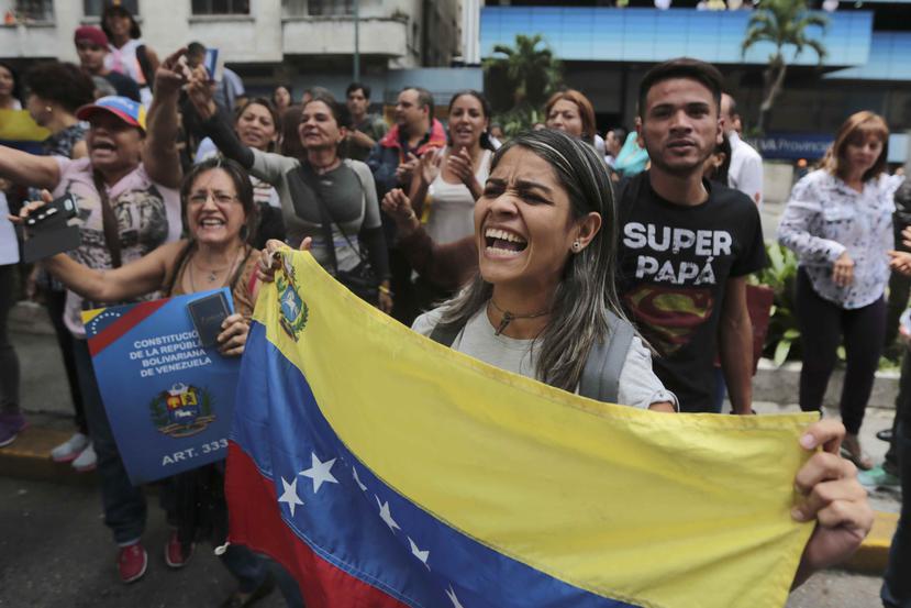 Opositores del gobierno se manifiestan en Caracas, Venezuela. (AP)