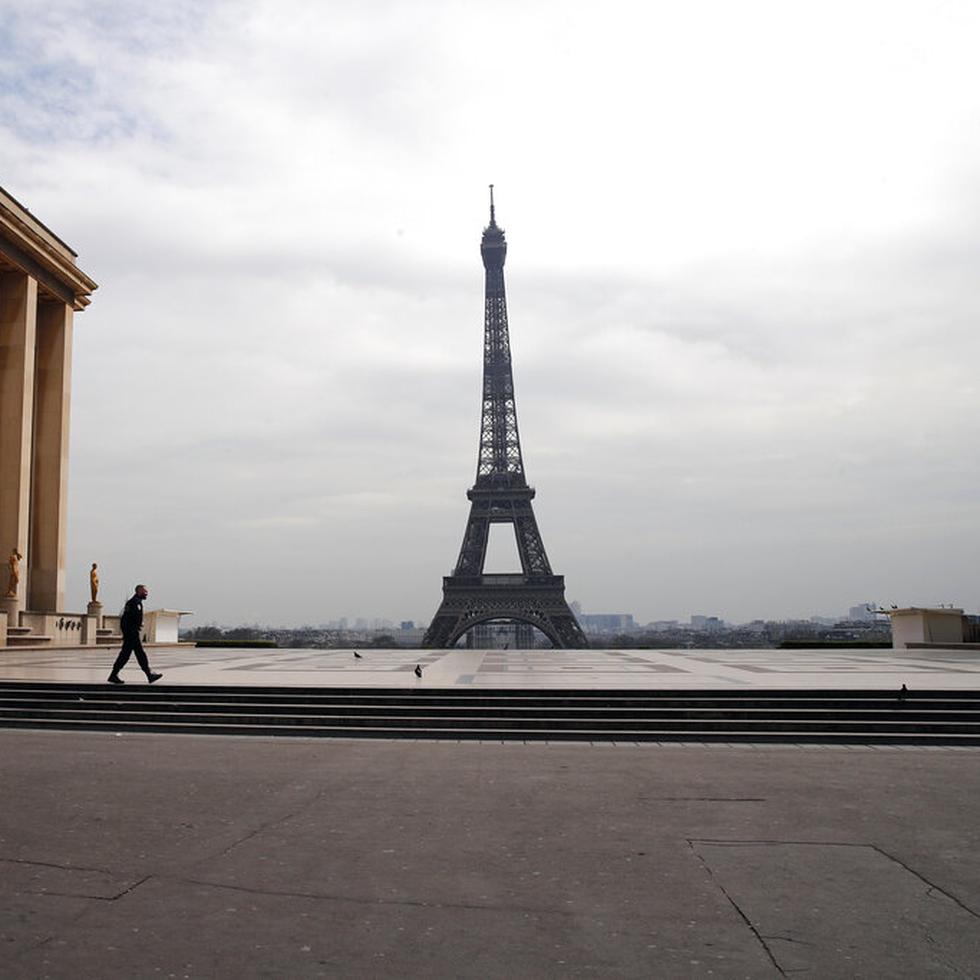 Con casi seis millones de visitantes en 2022, la “Torre Eiffel” es uno de los monumentos más frecuentados del mundo.
