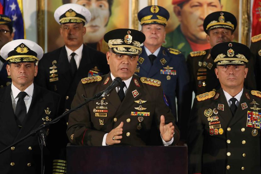 El ministro de Defensa venezolano, Vladimir Padrino López, ofrece una conferencia de prensa en Caracas. (EFE)