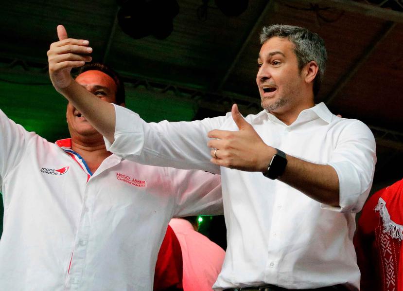 Mario Abdo Benítez, candidato presidencial del Partido Colorado, participa en un mitin de campaña en Luque, Paraguay. (AP / Jorge Sáenz)