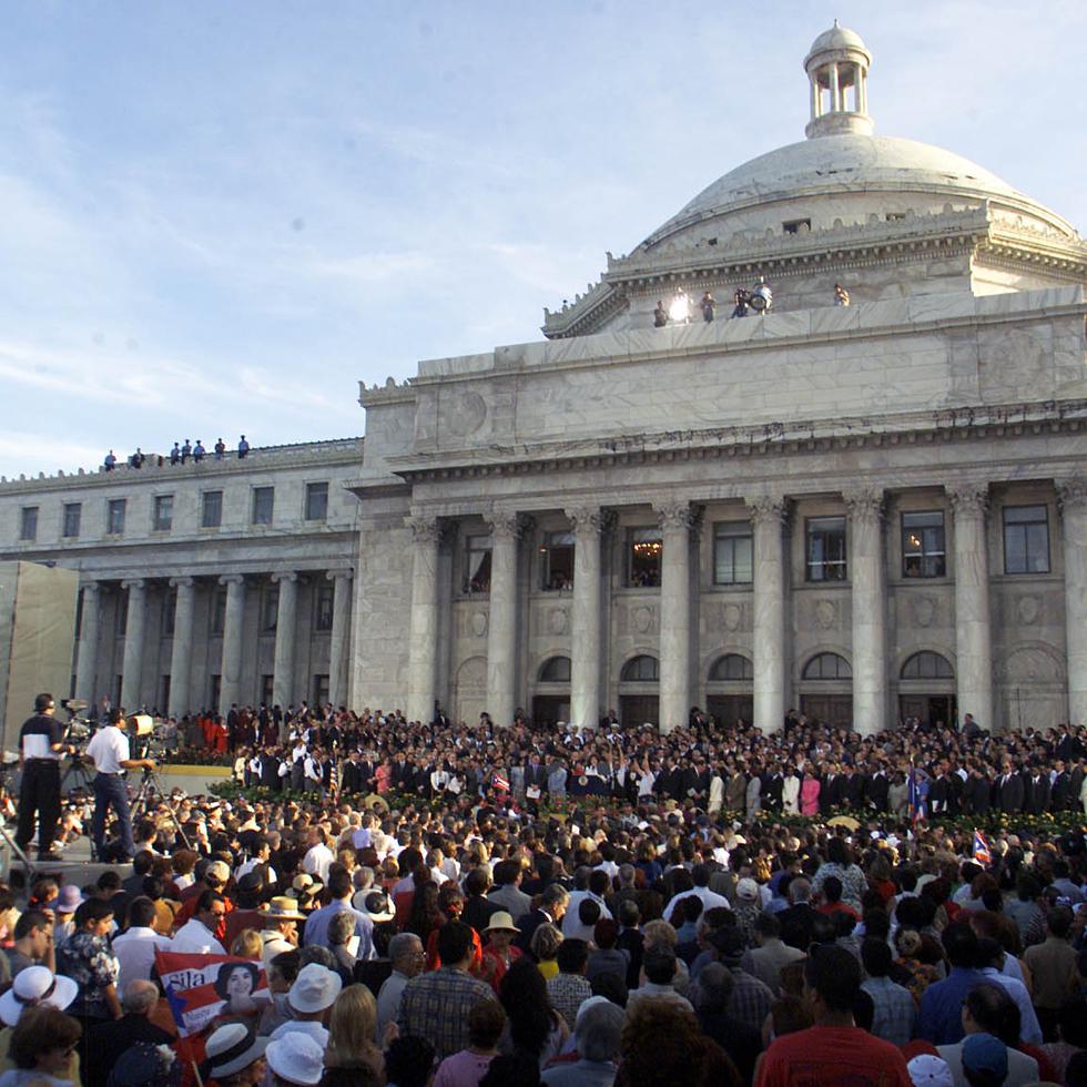 El momento histórico fue presenciado, en vivo, por miles de personas que llegaron hasta el Capitolio para paticipar de la ceremonia de juramentación.