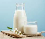Lácteos enteros: Se ha relacionado el consumo de grasas "trans" y saturadas con el desarrollo de depresión. La recomendación de los especialistas es elegir lácteos desnatados o bajos en grasa. (Shutterstock)