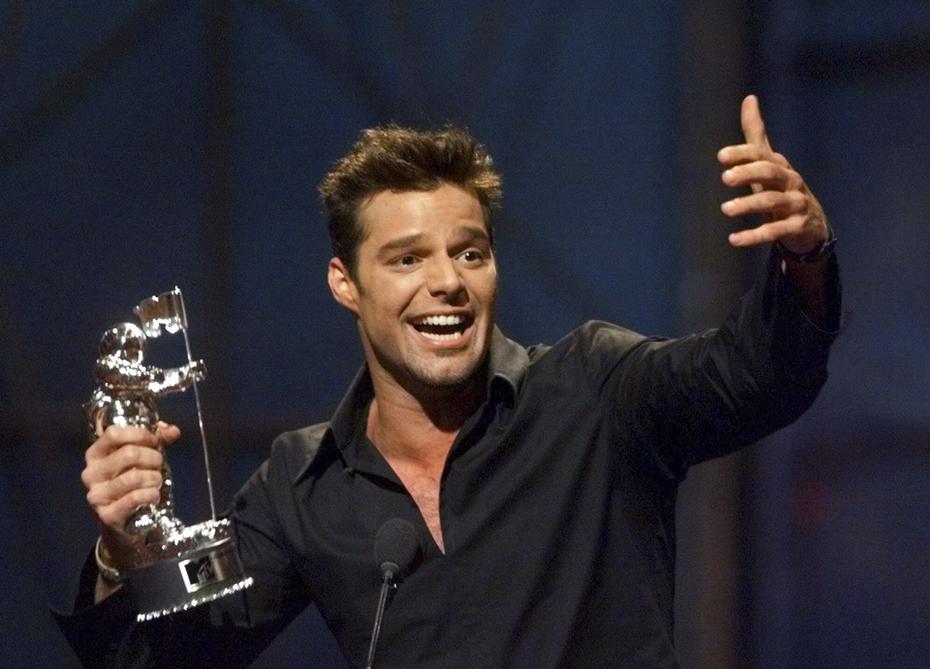 Ricky Martin recibió el premio a Mejor Video de Baile por su canción "Livin 'La Vida Loca", el jueves 9 de septiembre de 1999, en los MTV Video Music Awards de 1999 en Nueva York.