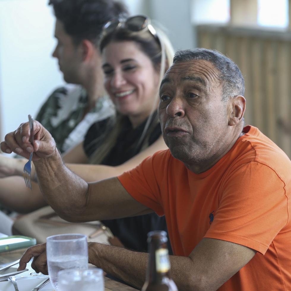 Ángel Cordero Jr. compartió el martes un almuerzo con Orlando "Peruchín" Cepeda  junto a amigos y familiares.