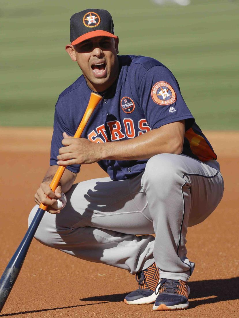 Alex Cora fungió como coach de banca de los Astros de Houston en 2017. (AP)